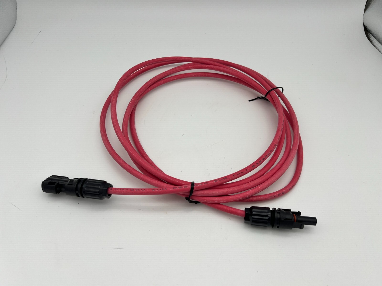 Pair Black+Red 10AWG or 12 AWG solar wires 1000V 15A fuse and 4 PV Connectors