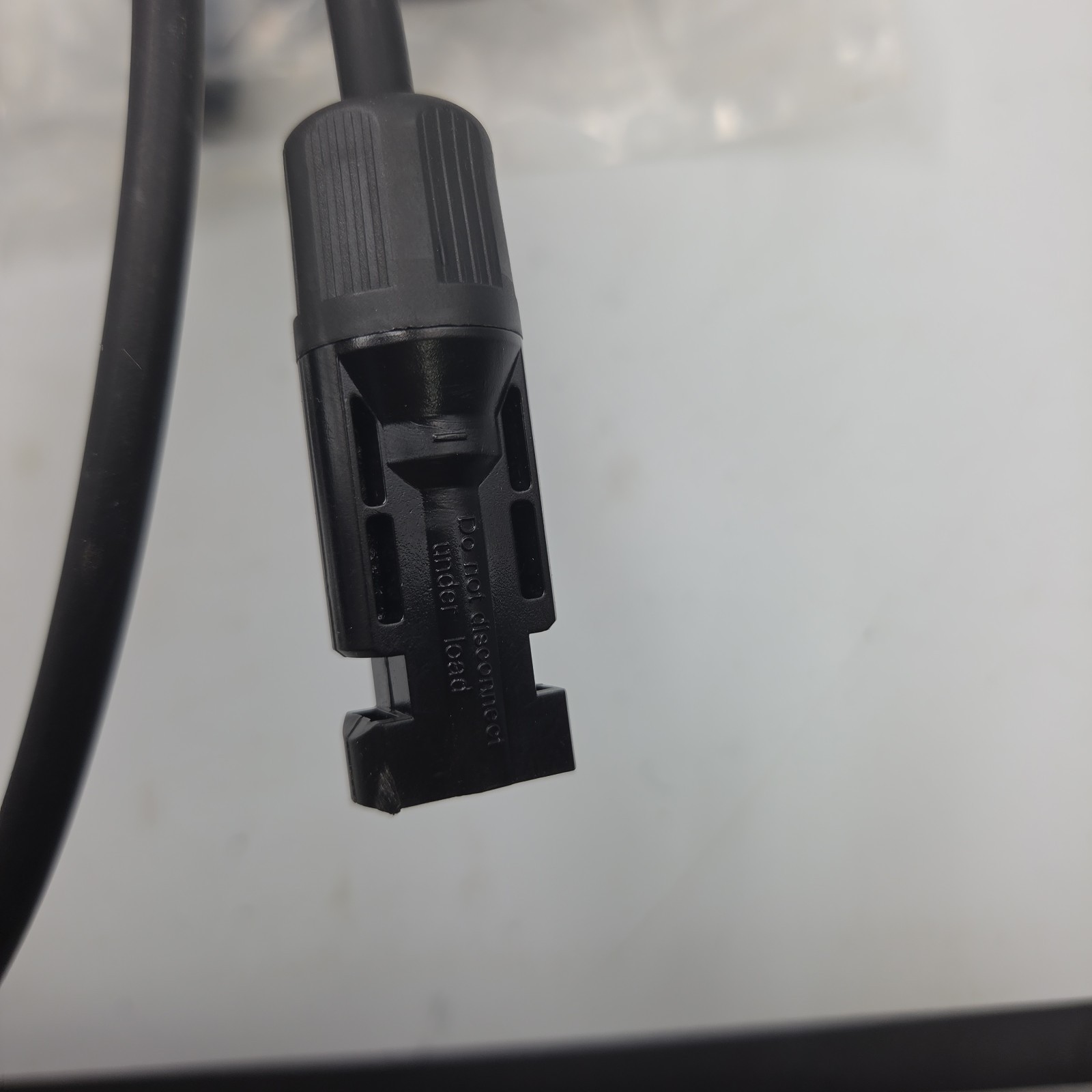 10 AWG 1500vdc PV Wire Solar Panel 3.5′ Cables (6) / Microinverter Connector