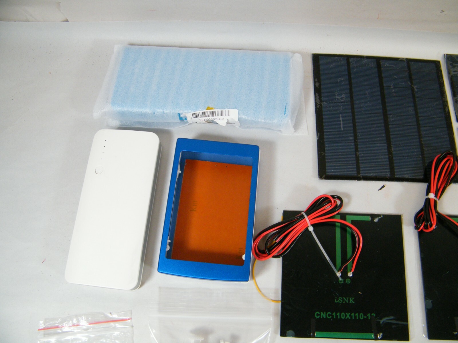 STAR SOLAR CONTROLLER, MINI SOLAR PANELS, WIRES, CASES, ETC, DIY PHONE CHARGER
