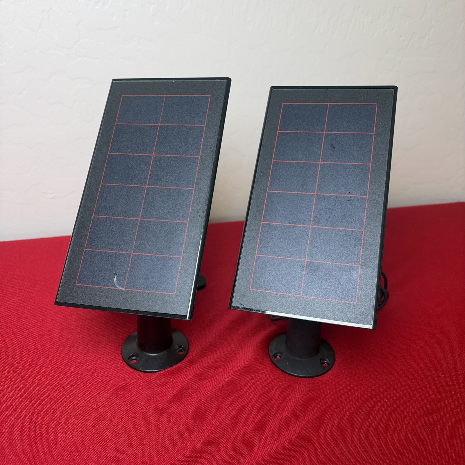 2 Arlo Solar Panel Chargers VMA5600B Floodlight