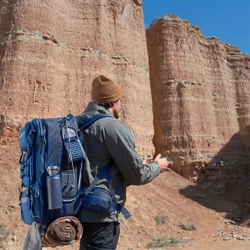 BLUETTI Handsfree 2 Backpack Power Station 700W 512Wh for Climbing/Photography