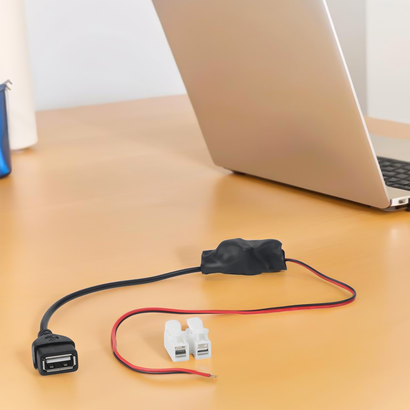 Convenient Use 220V To 5V Transformer Compact Size Energy Efficiency Standard