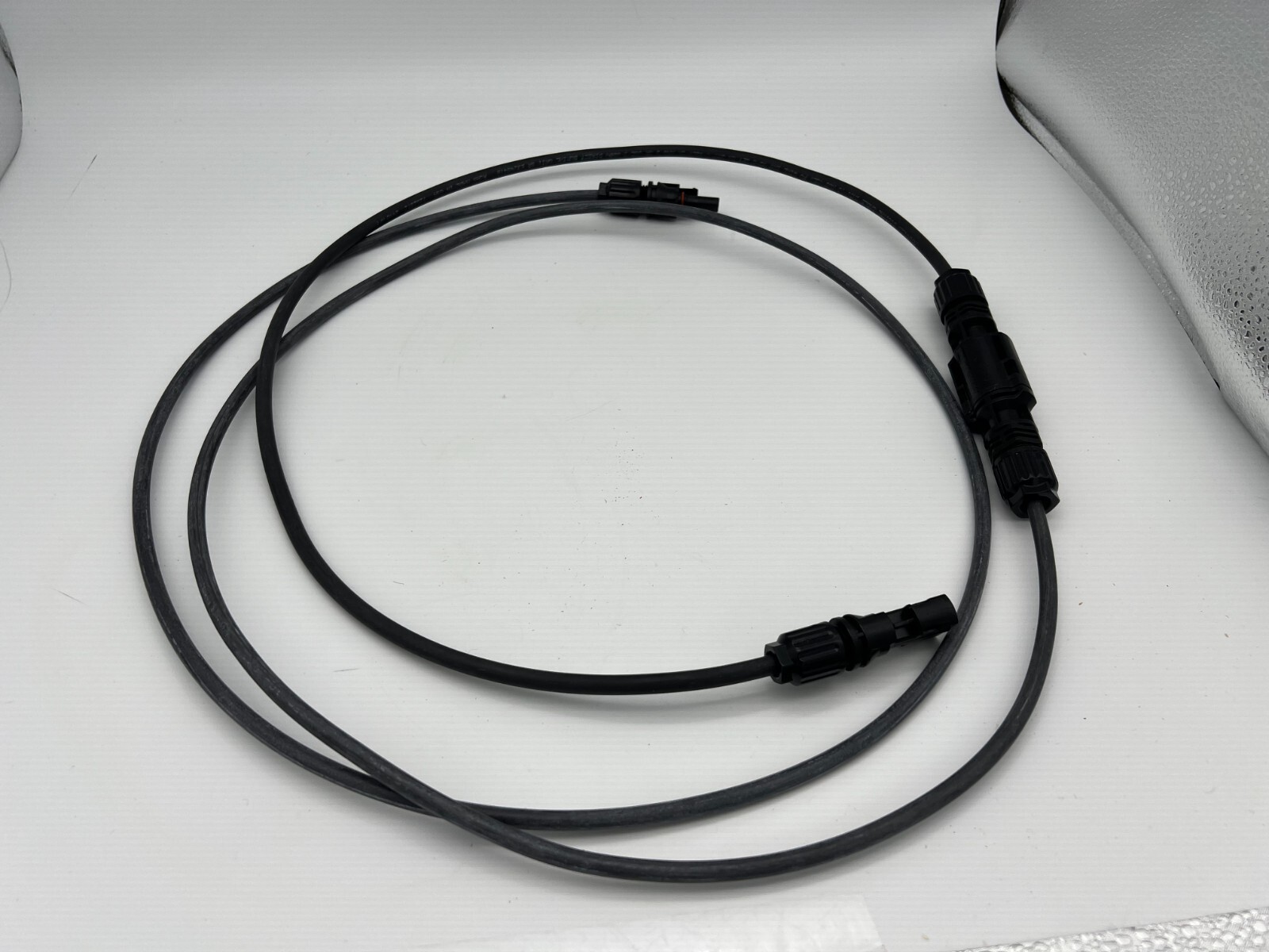 Pair Black+Red 10AWG or 12 AWG solar wires 1000V 15A fuse and 4 PV Connectors