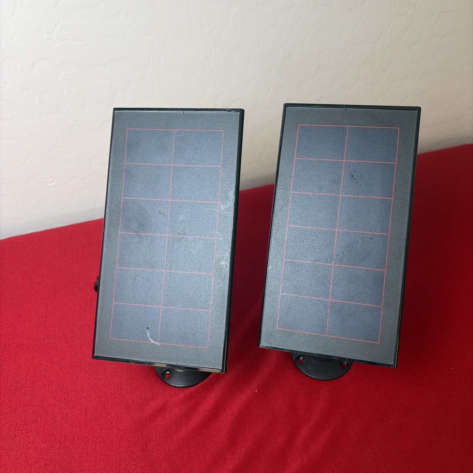 2 Arlo Solar Panel Chargers VMA5600B Floodlight