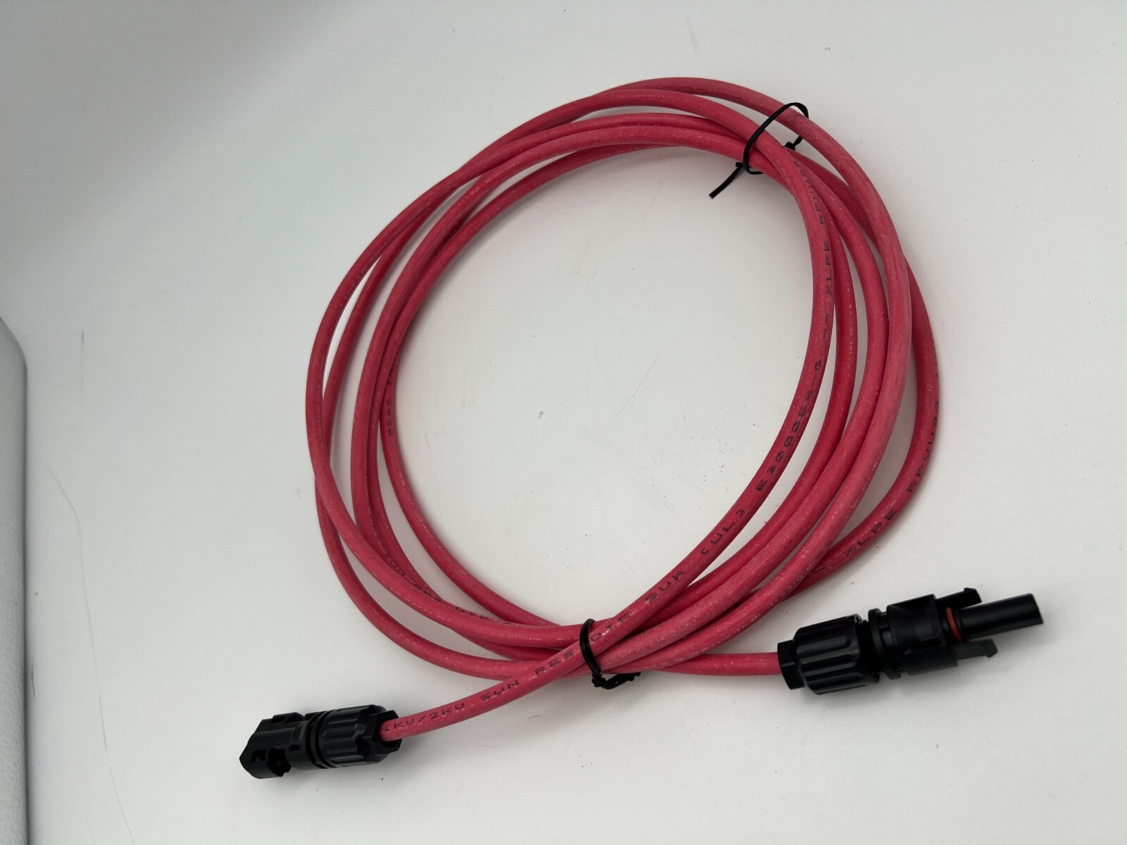 Pair Black+Red 10AWG or 12 AWG solar wires 1000V 15A fuse and 4 PV Connectors