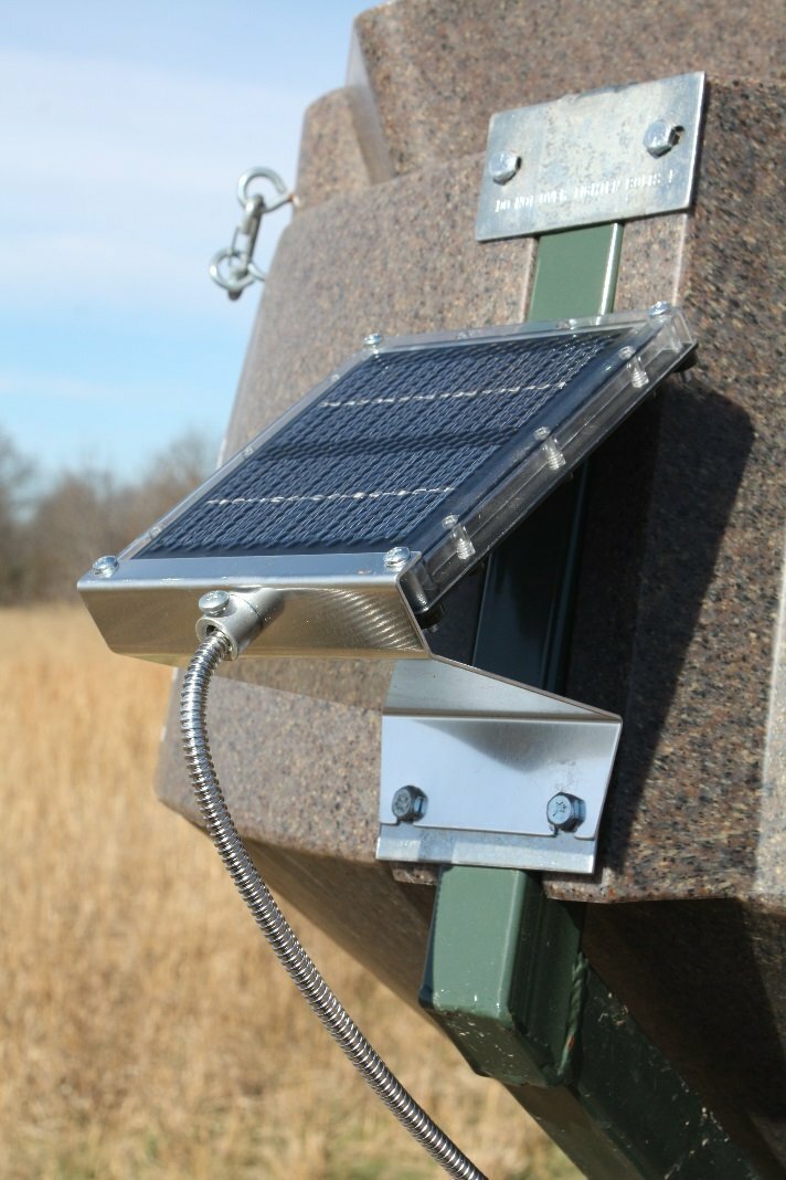 Boss Buck BB7912 12V Universal Solar Panel