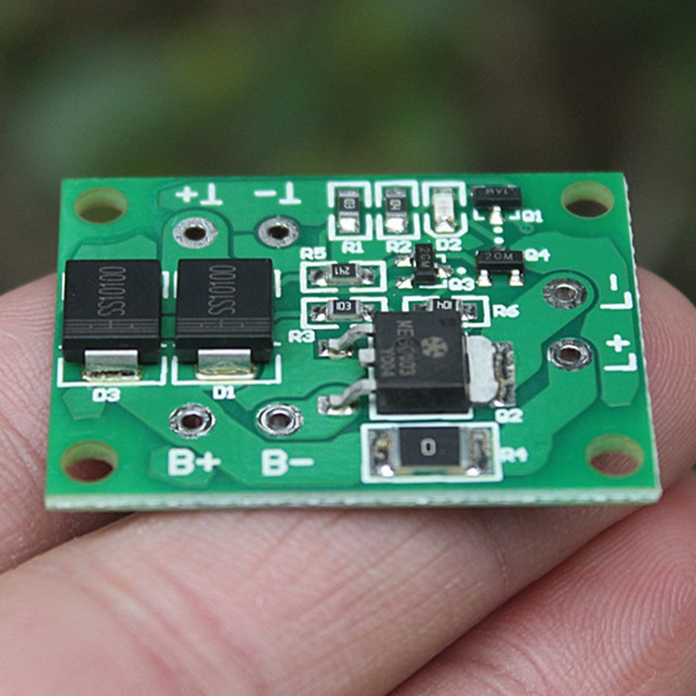 Garden Decor Solar Controller Supports Li-ion Battery Supports Lead-acid Battery