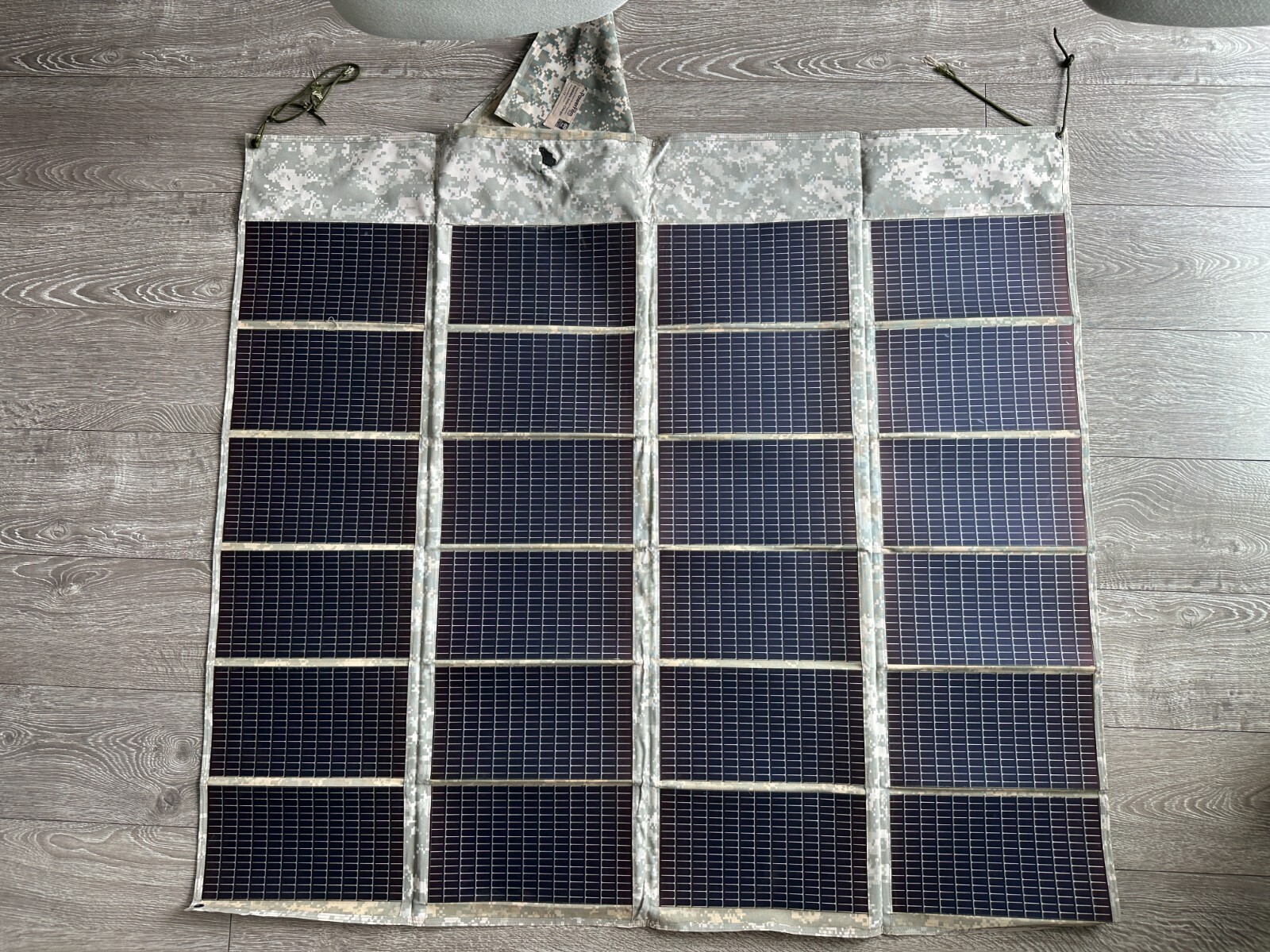 ꙮ 60 Watt Foldable Solar Panel in Woodland (F16-3600(WL)