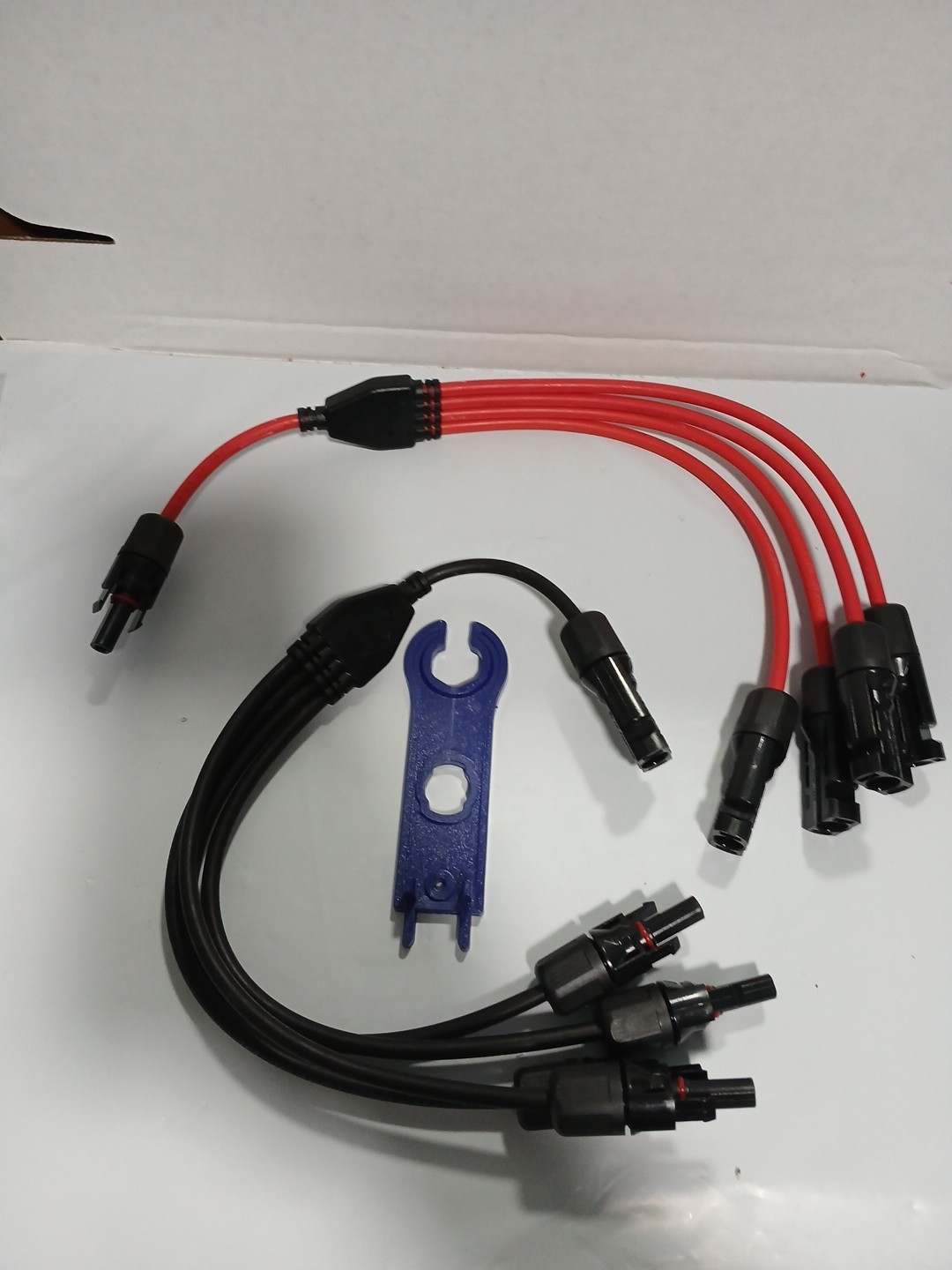 Solar Panel Y Branch Connectors 1 Pair of 1 to 4 Parallel Connectors 10AWG
