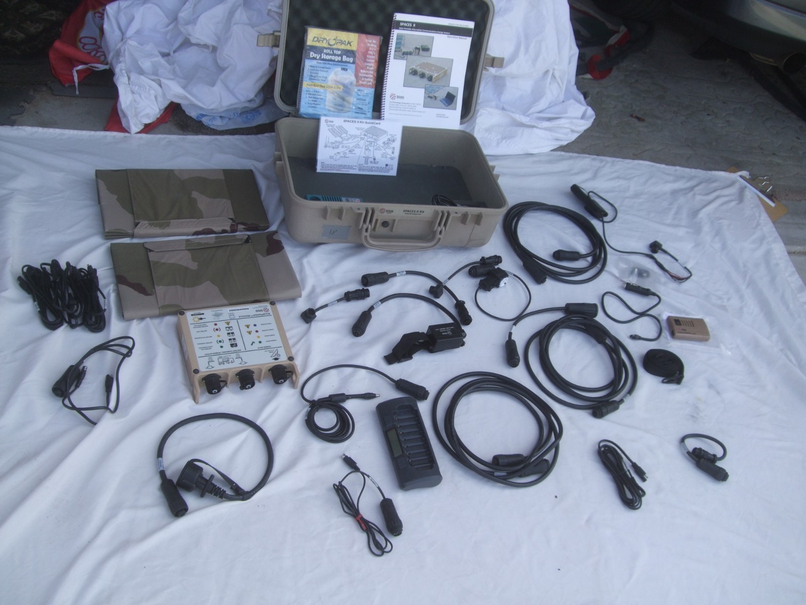 Iris Technology SPACES II Kit USMC Military Portable Solar Energy Field Power 25