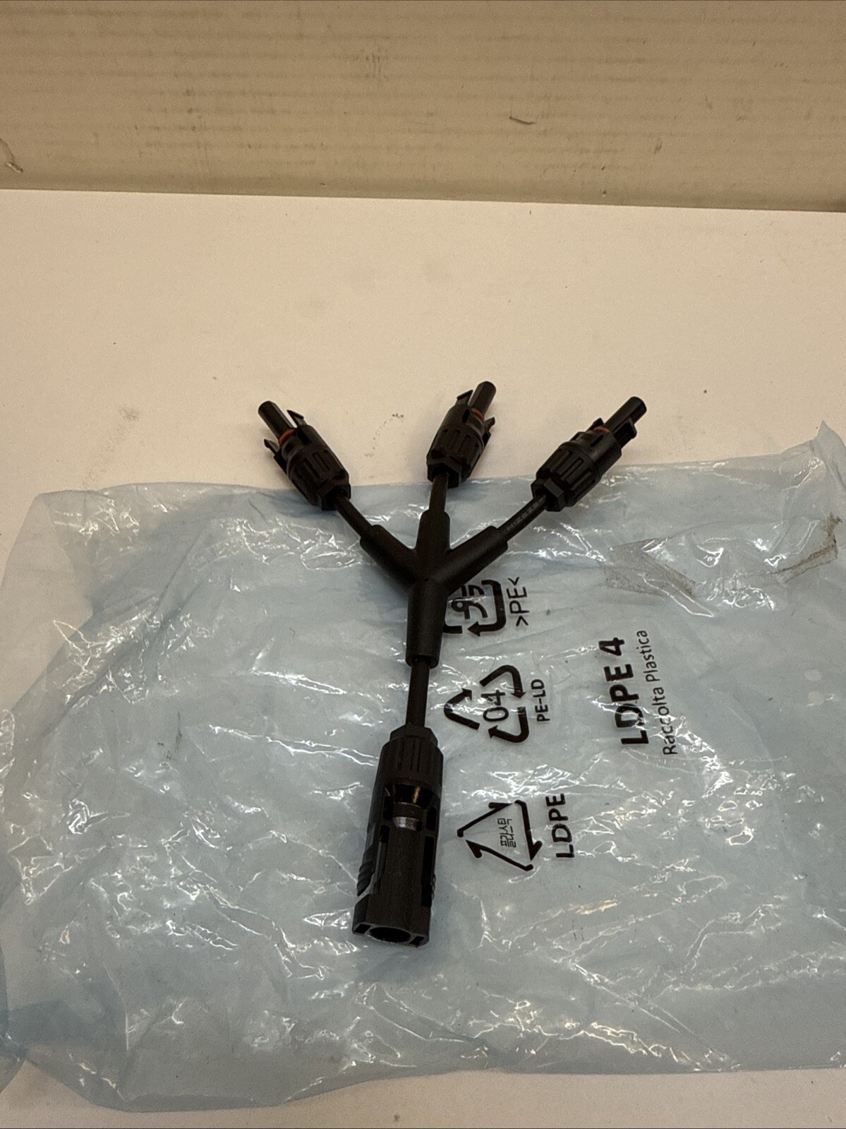 Qty 1 Y-Branch Splitter PV Solar Panel Cable 3-Way In 1-Way Out Distributor
