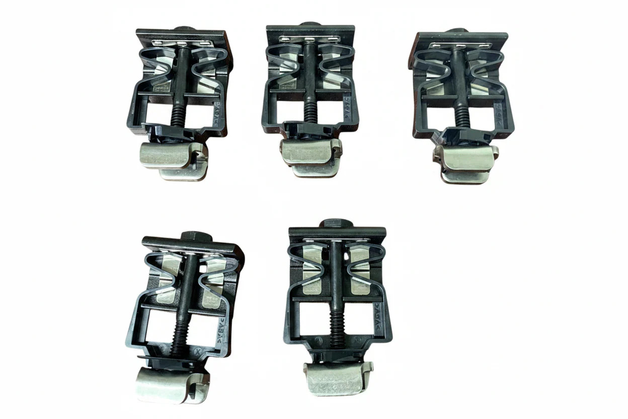 5 New Open Box Pegasus Solar PRS Z23-3 Black Panel Multi-Clamps Mids Ends