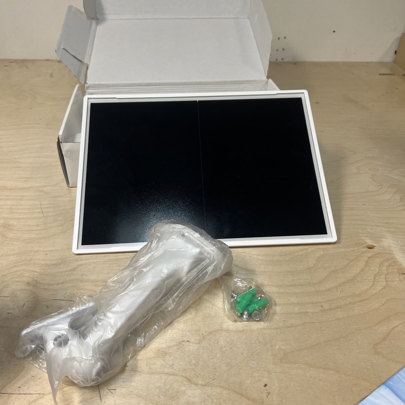 LCLCTEK Low Power Solar Powered Communication Device Model R7