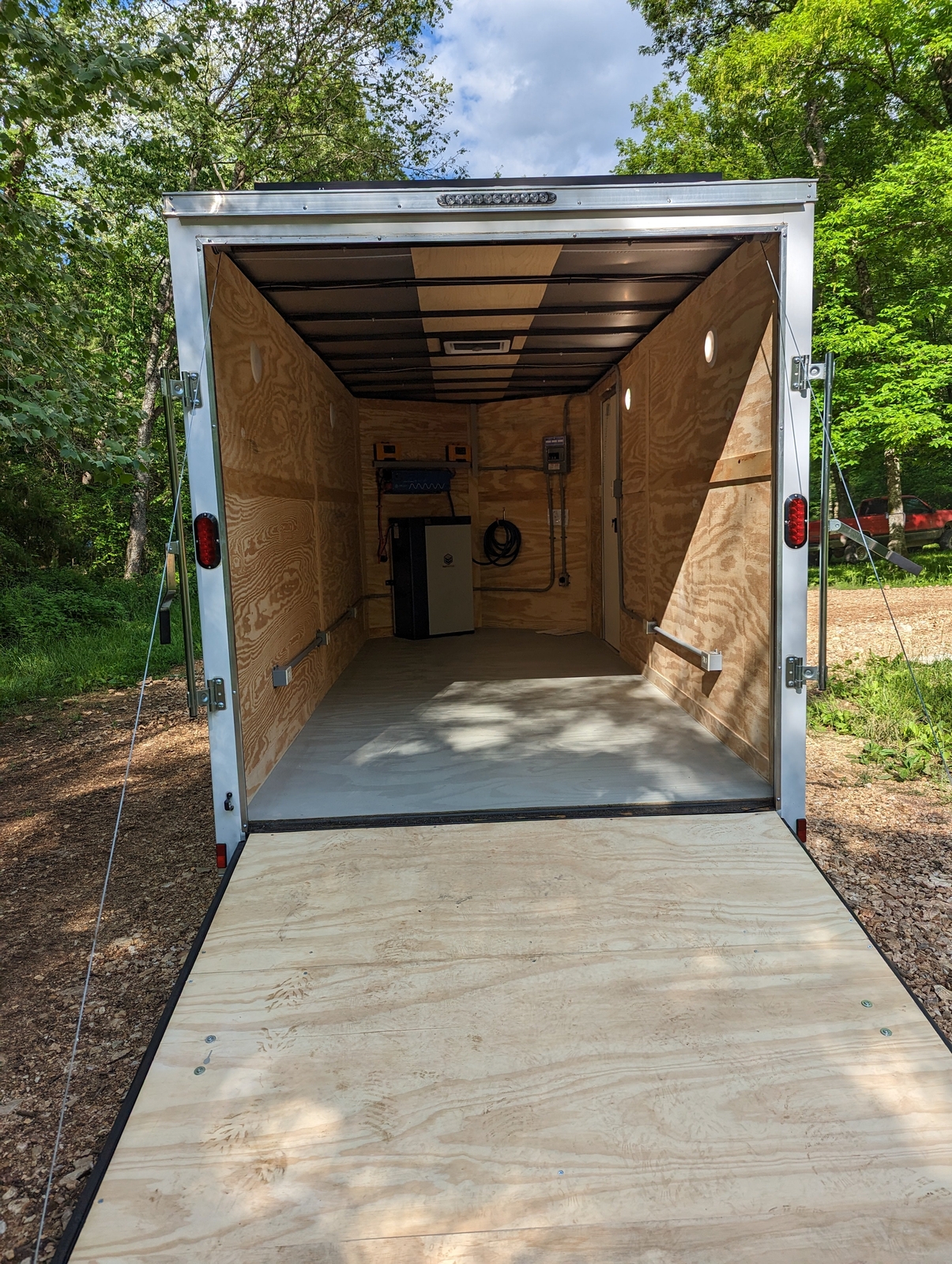 16′ Enclosed SOLAR POWERED Offgrid Self-Sufficient Trailer 5KW – Expanded Solar