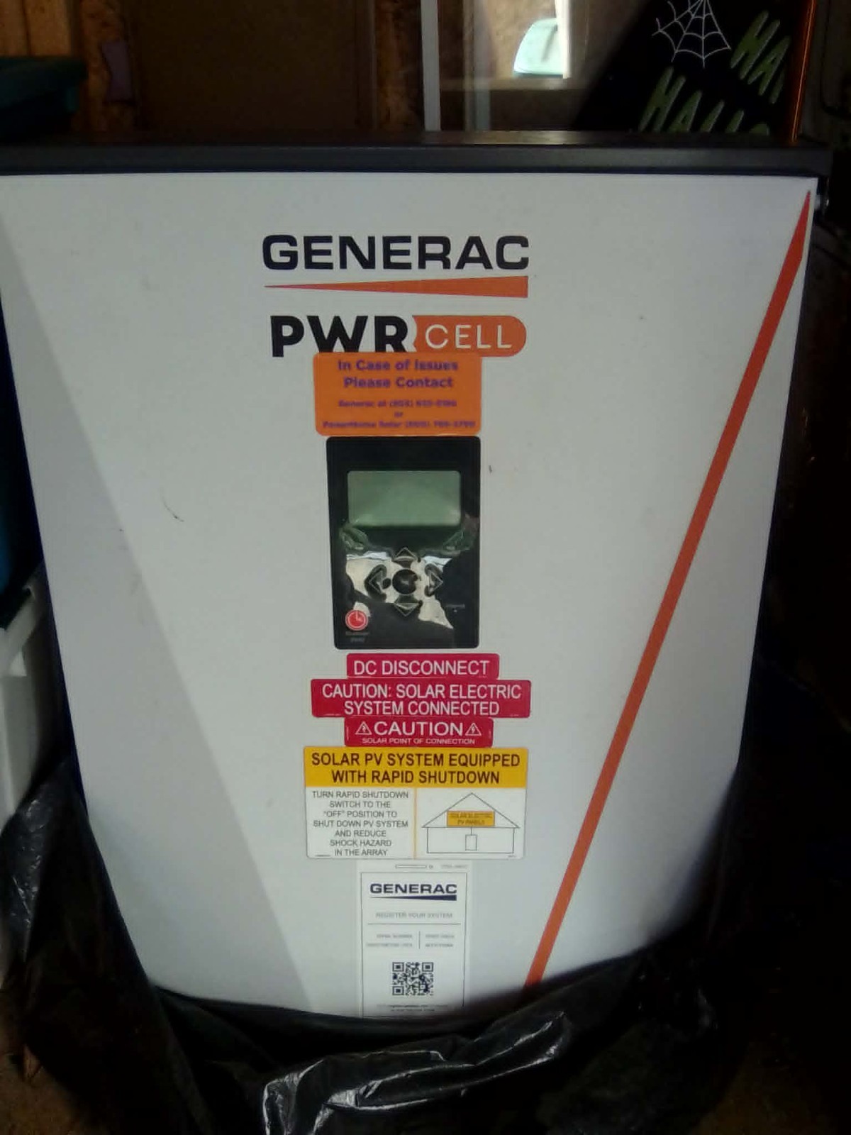 18 solar panels and Power Cell for a house
