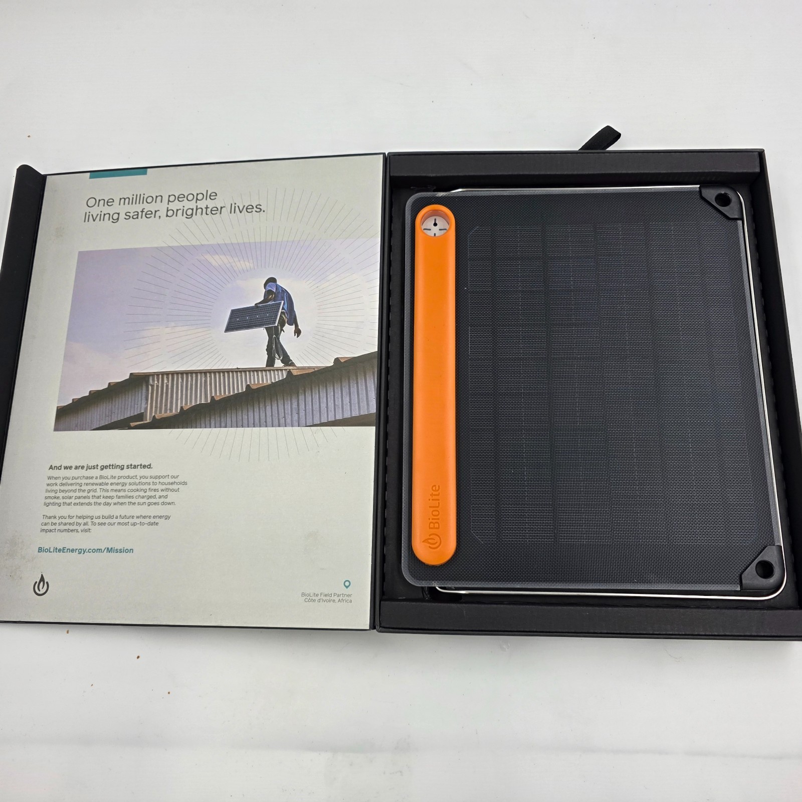 BioLite, SolarPanel 5+ Ultraslim 5-Watt Solar Panel – 3,200 mAh Battery 13.8 oz