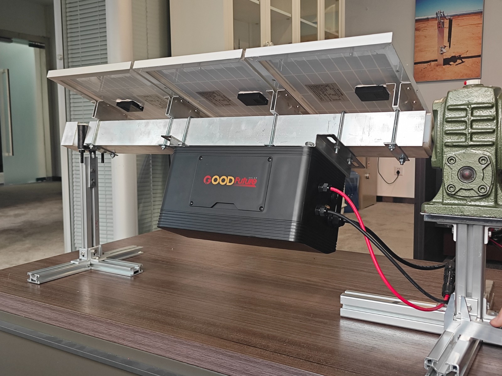 Self Powered Smart Controller for PV Systems Single-Axis Solar Tracking System