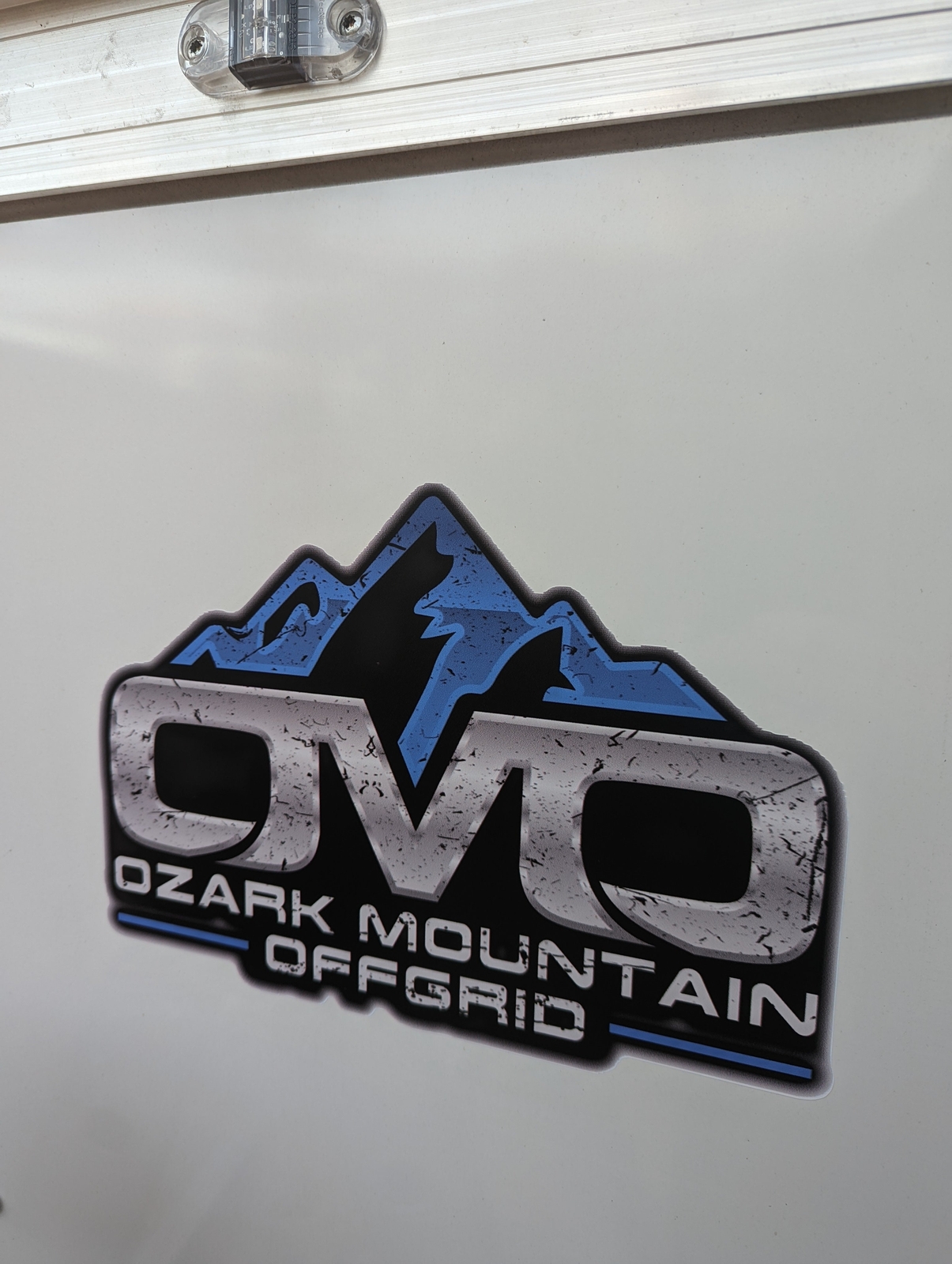 16′ Enclosed SOLAR POWERED Offgrid Self-Sufficient Trailer 5KW – Expanded Solar