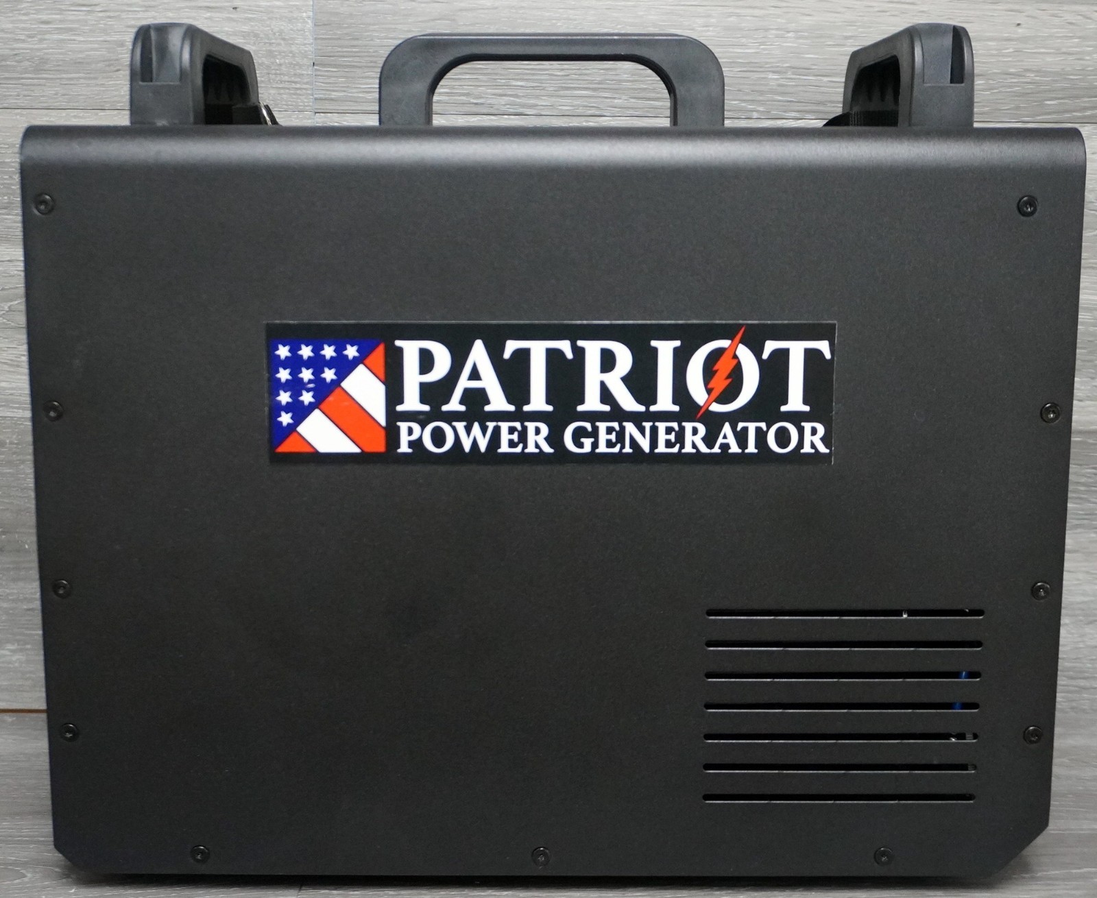 4PATRIOTS 1500w 120V Portable Solar Power Generator with Key (Pannels Not Inc.)
