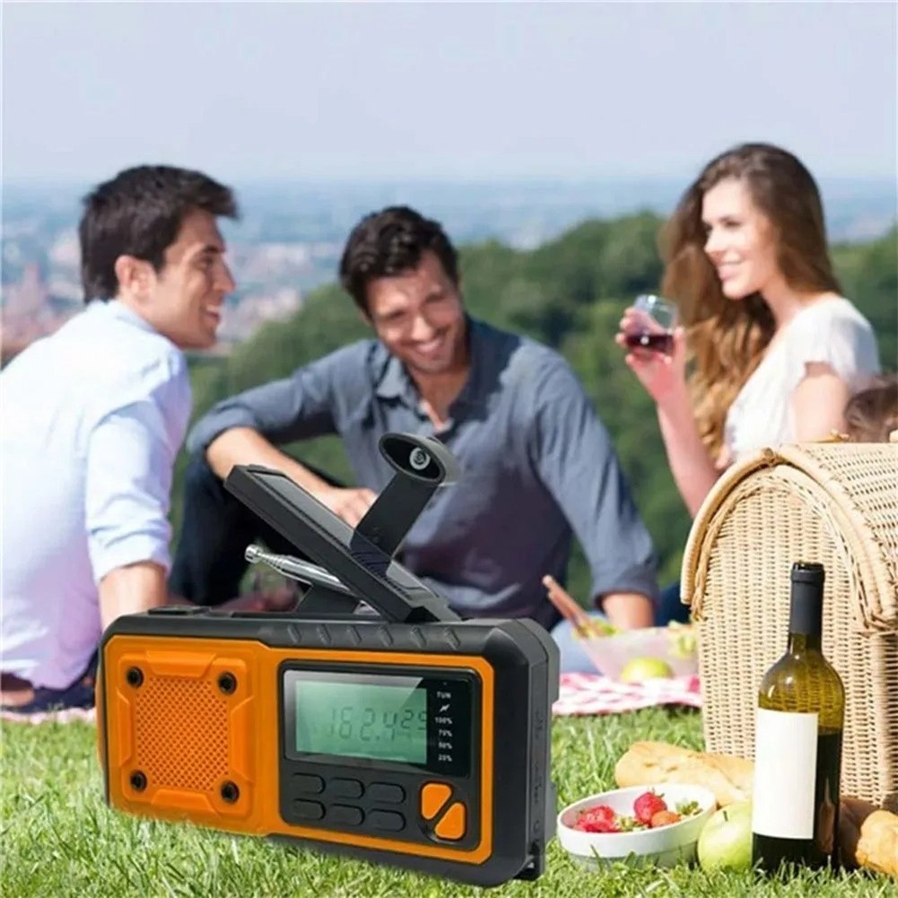 Battery Powered Radio Hand Crank Radio Nighttime Use For Crisis Situations