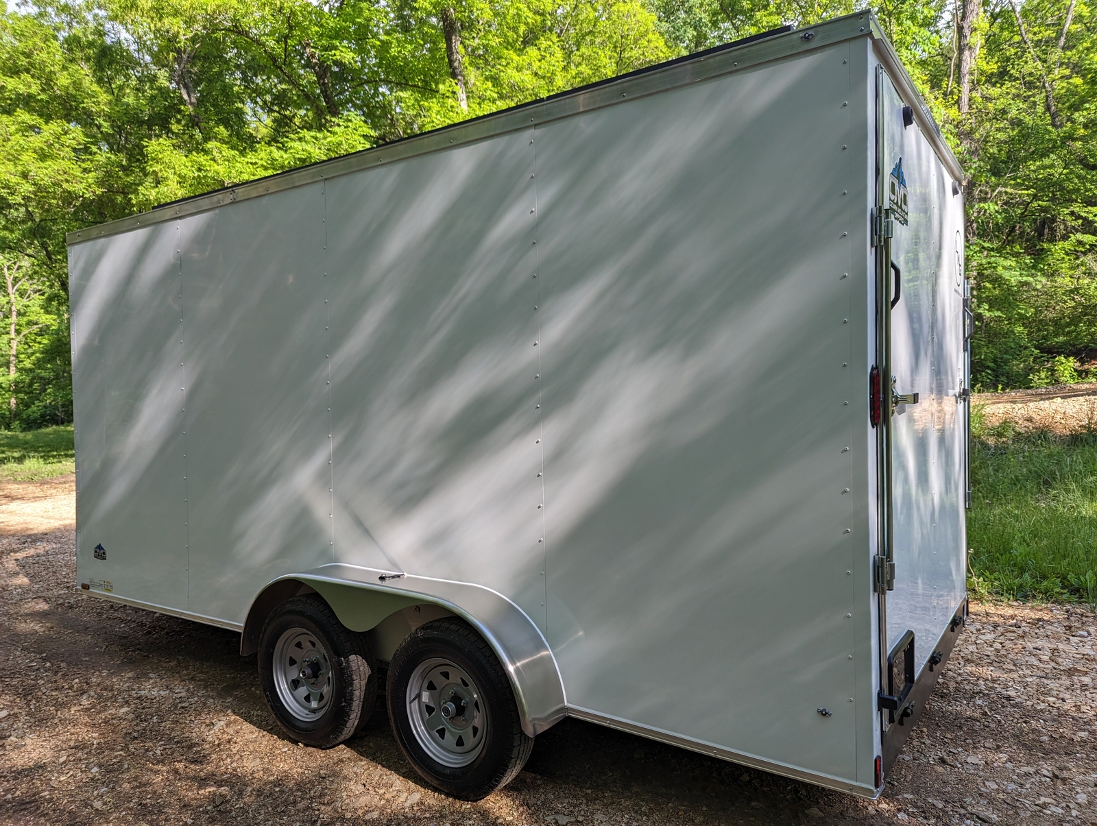 16′ Enclosed SOLAR POWERED Offgrid Self-Sufficient Trailer 5KW – Expanded Solar