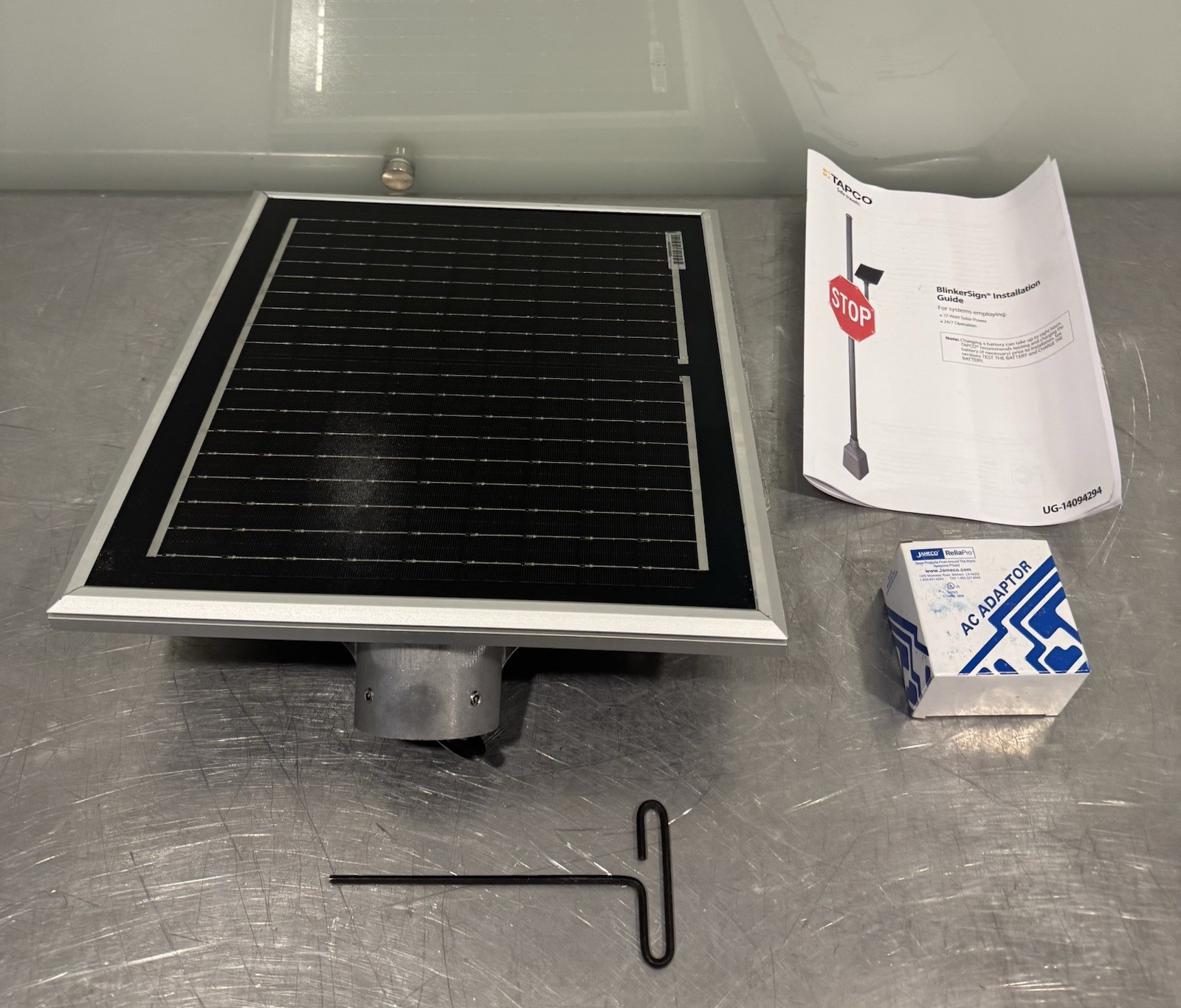 Tapco 2772-00002 17W/6V Solar Panel Package 2-3/8” Pole Mount NEW IN BOX!
