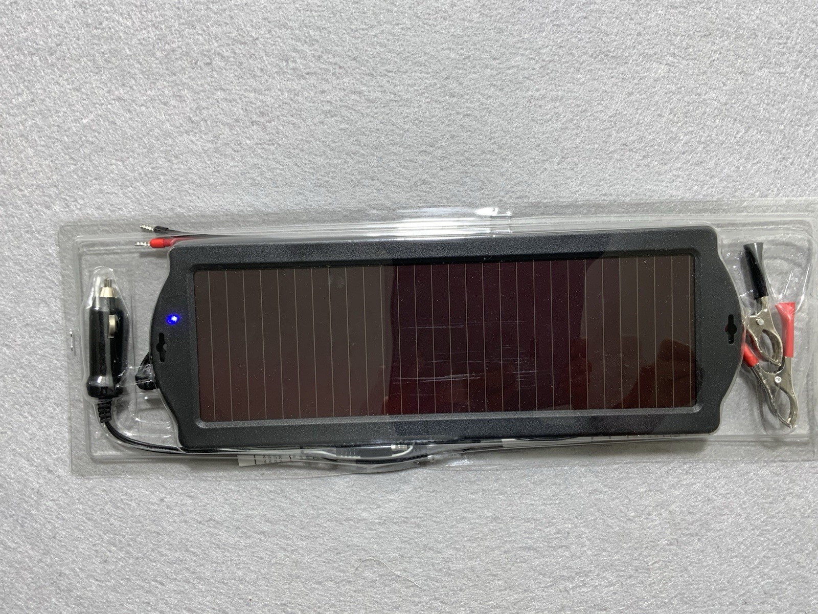 THUNDERBOLT MAGNUM SOLAR 1.5 WATT 12V SOLAR BATTERY CHARGER NIB