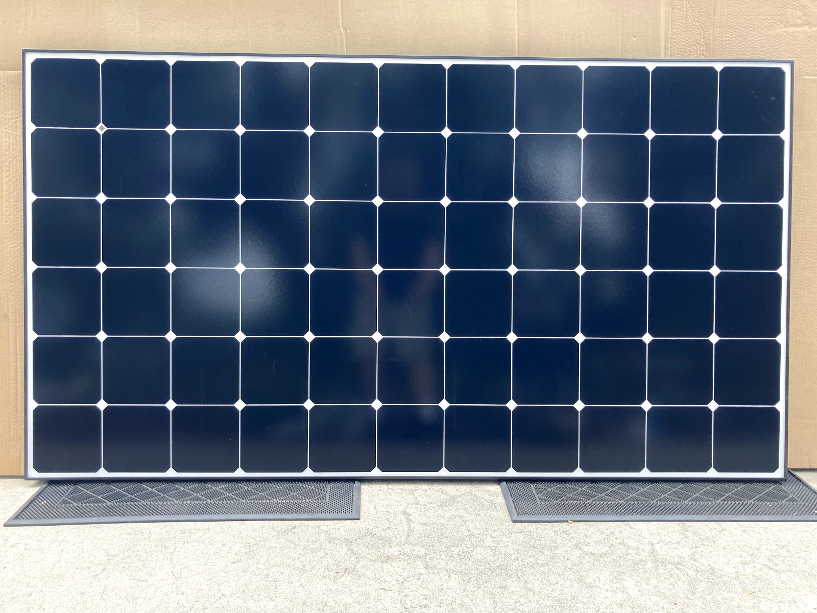 New SunPower Maxeon 420W solar panel, model SPR-A420-G-AC