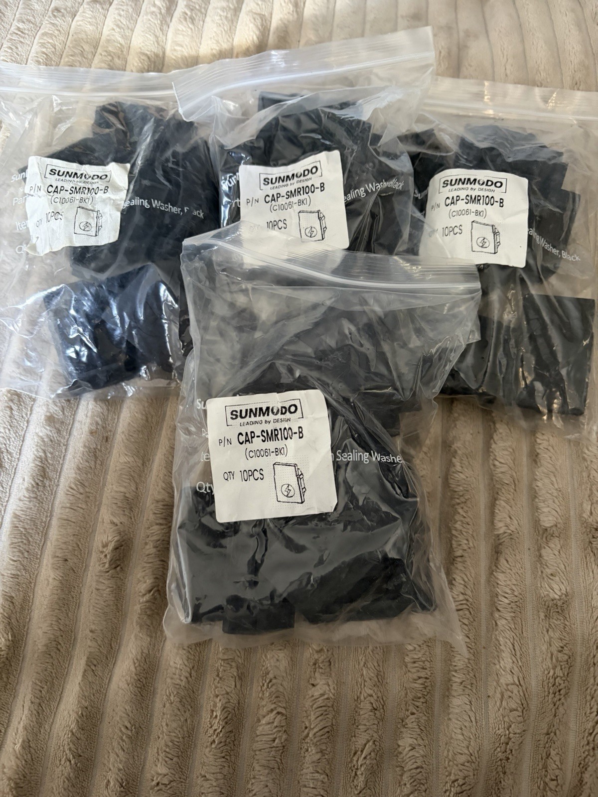 40 SunModo SMR100 Rail End Caps Black CAP-SMR100-B 10 Pack New 4 packs of 10