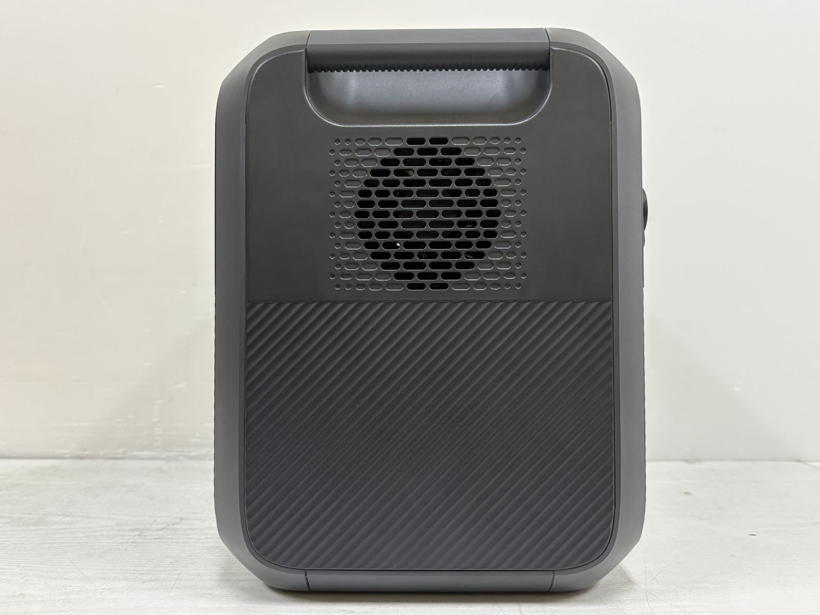 BLUETTI AC180T 1800W 1433Wh Portable Power Station 39 Charges for Phone Used