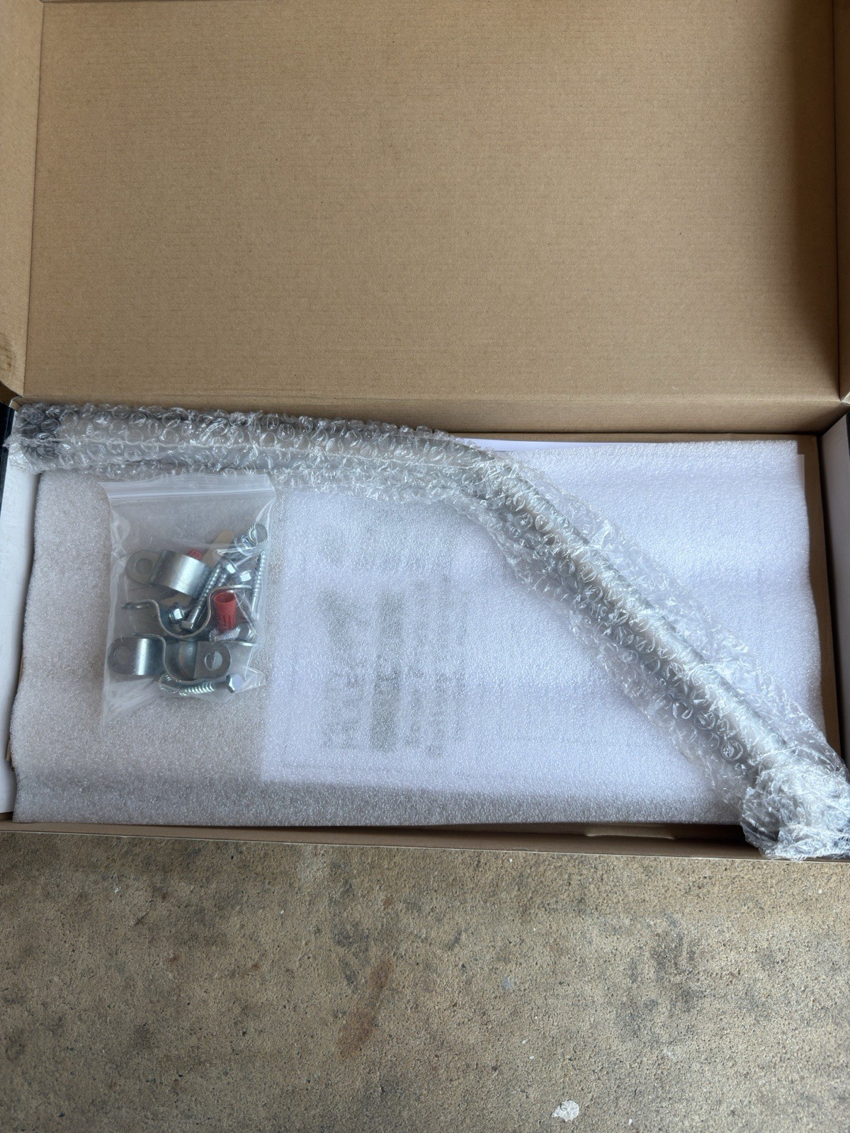 Genuine Mighty Mule FM123 10 Watt Solar Powered Battery Charger New In Box