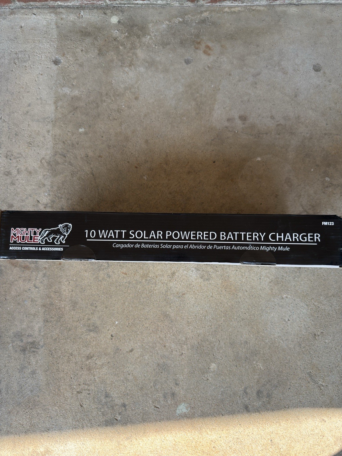 Genuine Mighty Mule FM123 10 Watt Solar Powered Battery Charger New In Box