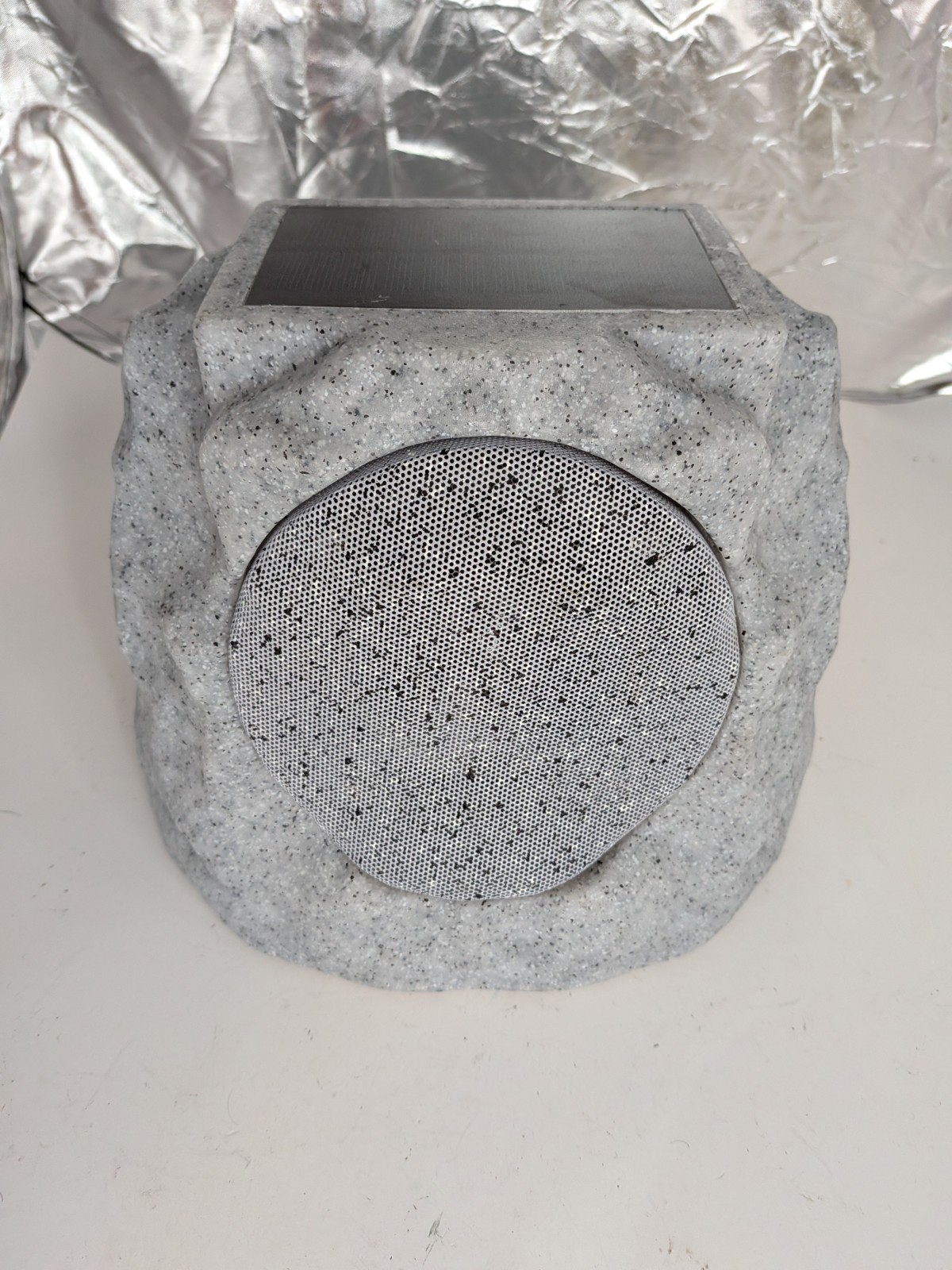 Solar LED Stone with Bluetooth BT Speaker