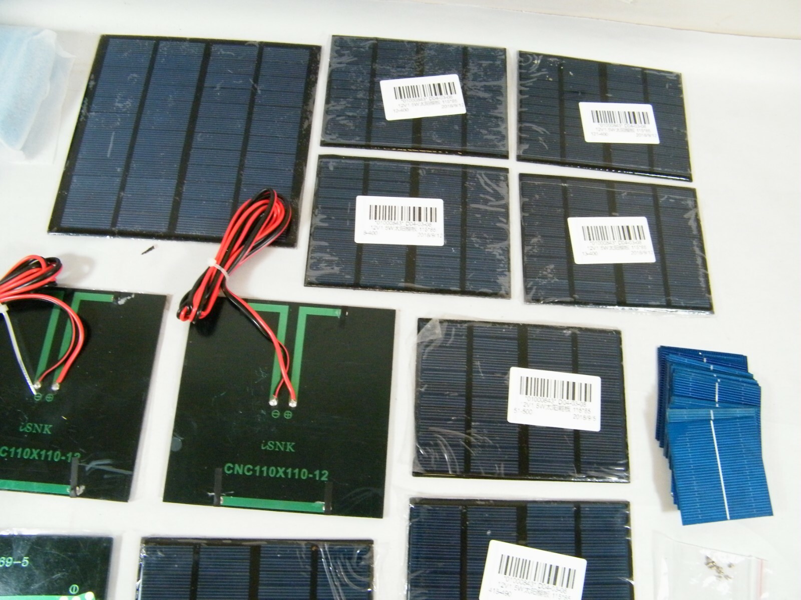 STAR SOLAR CONTROLLER, MINI SOLAR PANELS, WIRES, CASES, ETC, DIY PHONE CHARGER