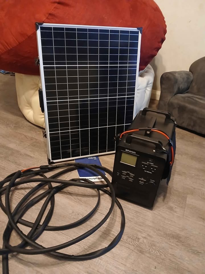 4Patriots Solar Generator 1800w & Solar Panel