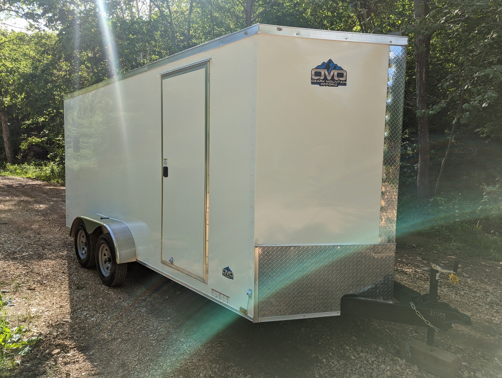 16′ Enclosed SOLAR POWERED Offgrid Self-Sufficient Trailer 5KW – Expanded Solar