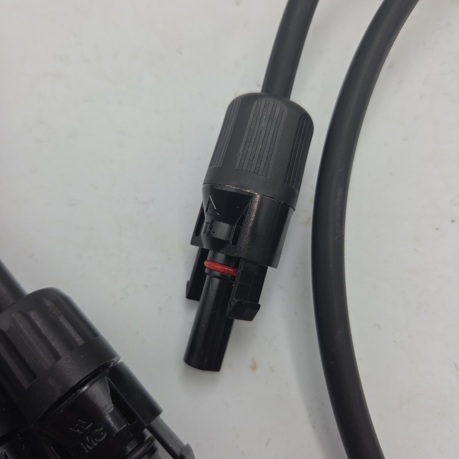 10 AWG 1500vdc PV Wire Solar Panel 3.5′ Cables (6) / Microinverter Connector